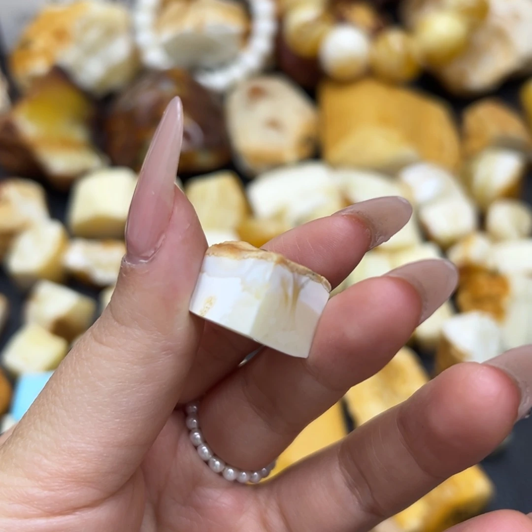 定制琥珀未镶嵌Z*蜜蜡