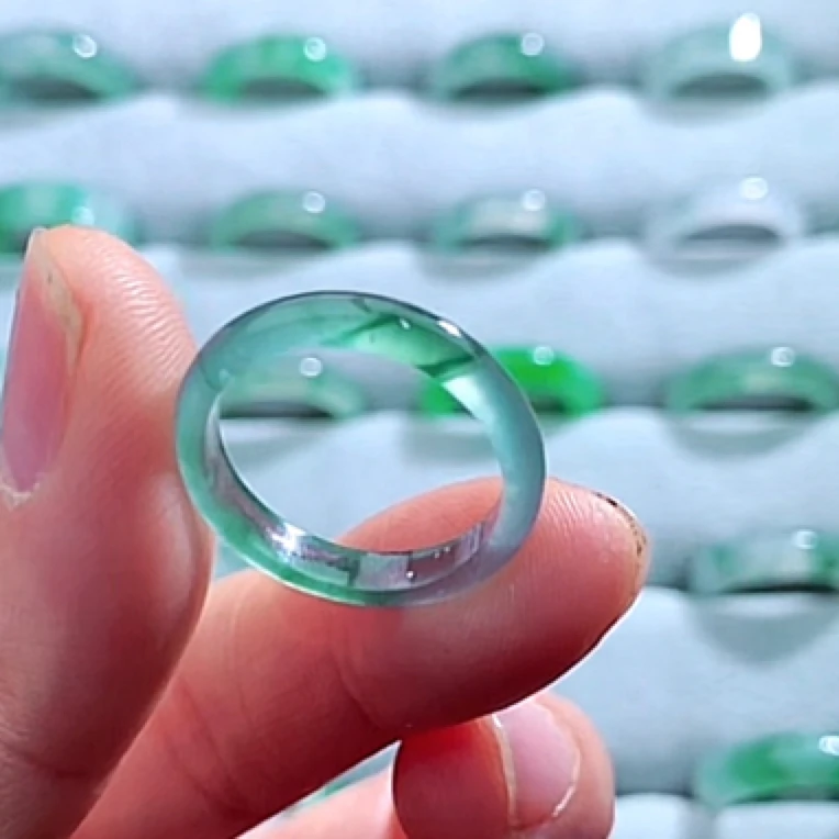 天然翡翠戒圈a货