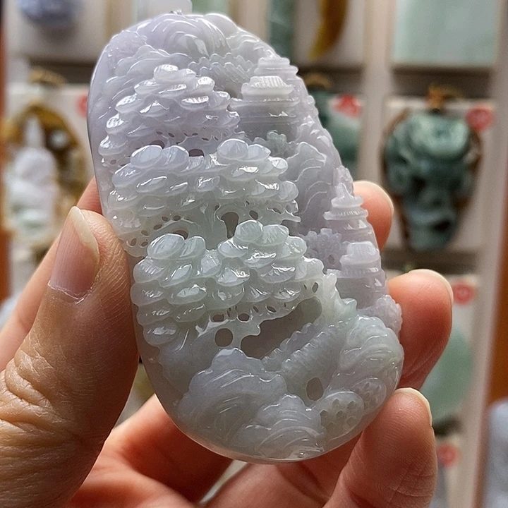 翡翠未镶嵌颈饰山水