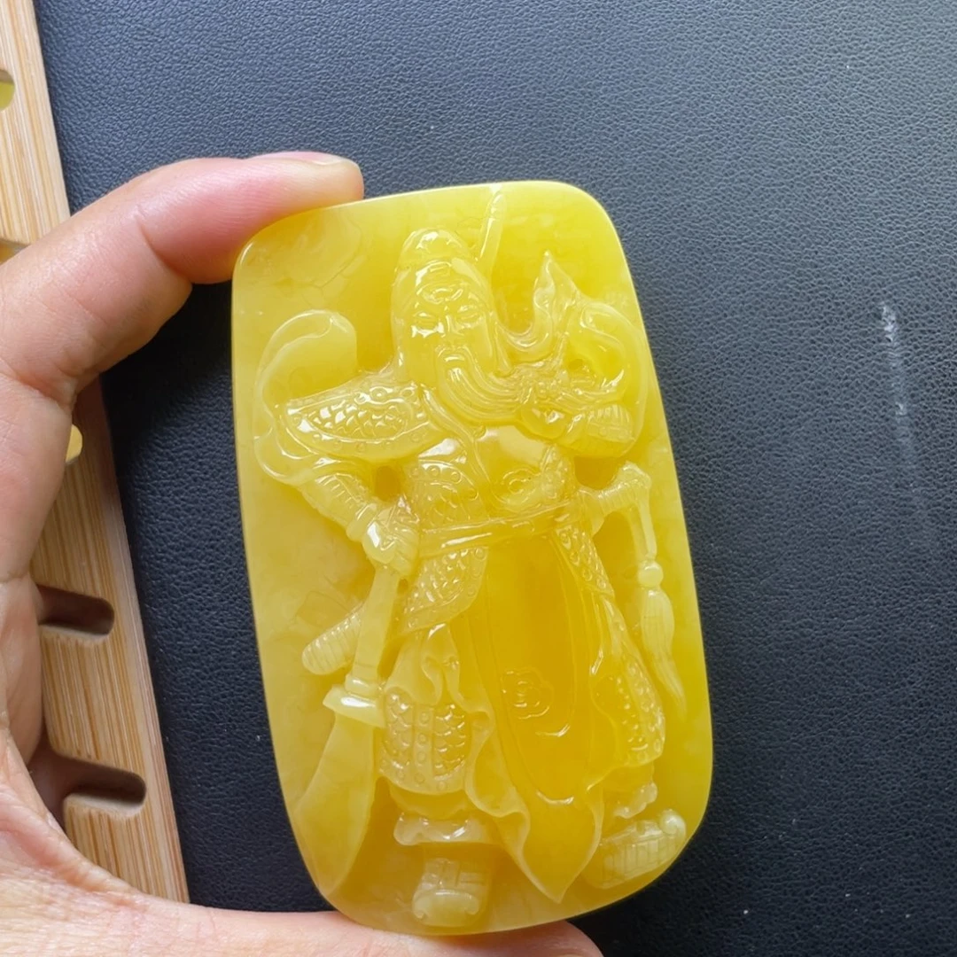 琥珀未镶嵌颈饰天然的琥珀蜜蜡