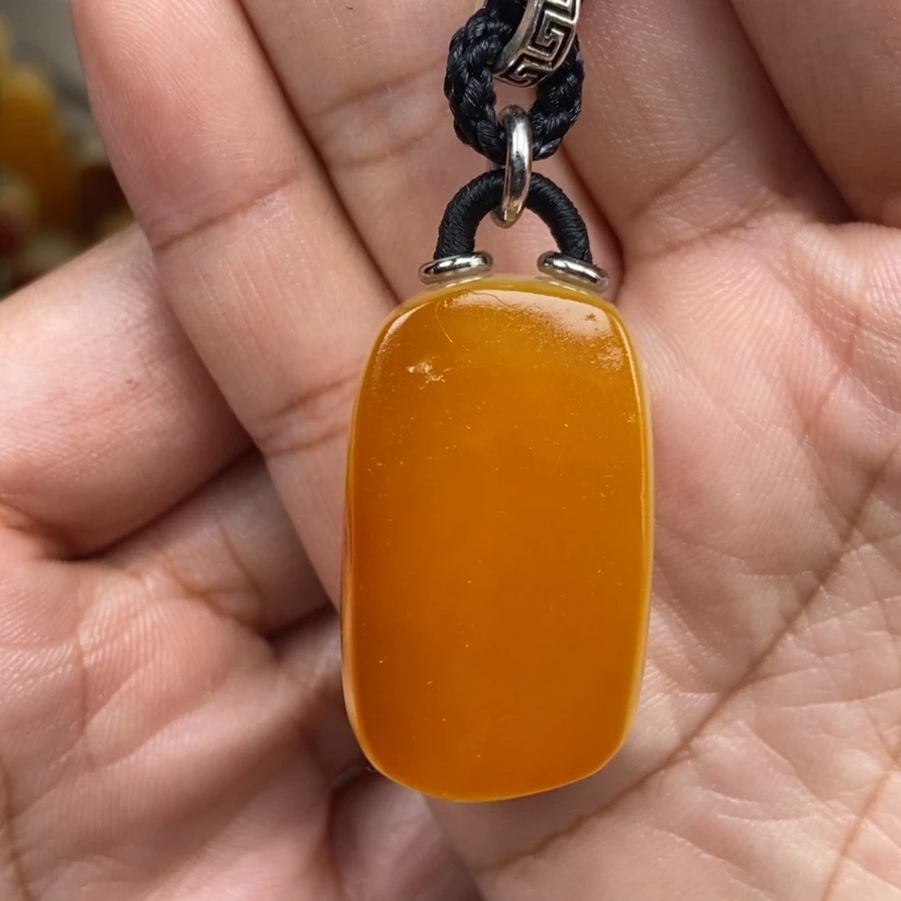 【闪购商品】琥珀颈饰未镶嵌