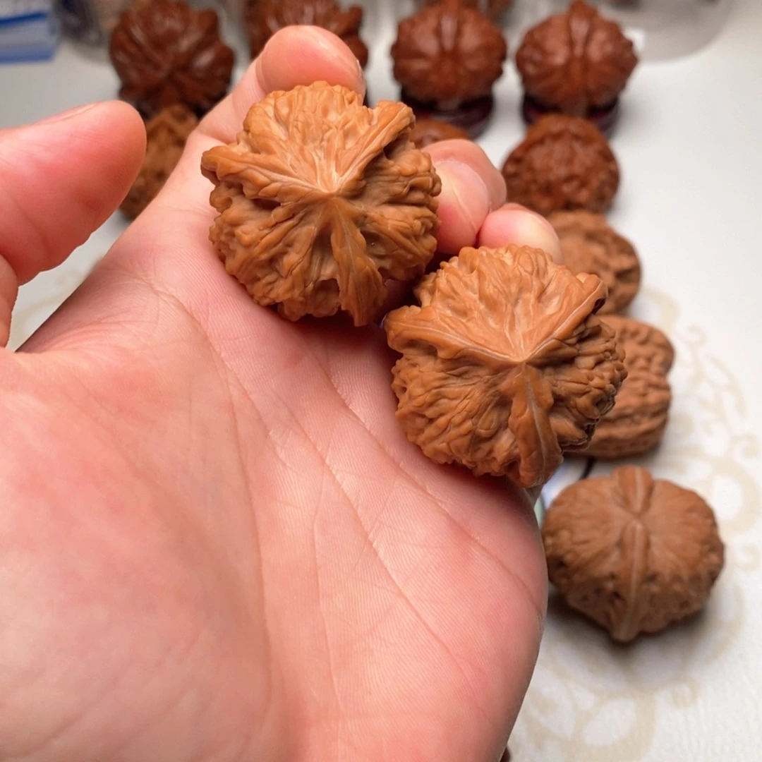挽****把件桃核全品球奔