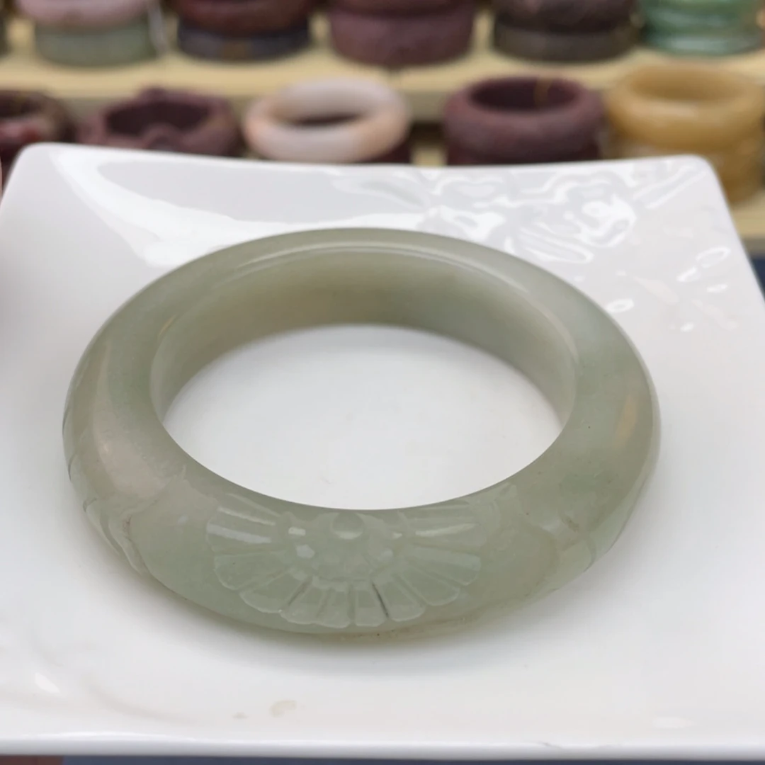 【闪购商品】石英质玉手镯未镶嵌