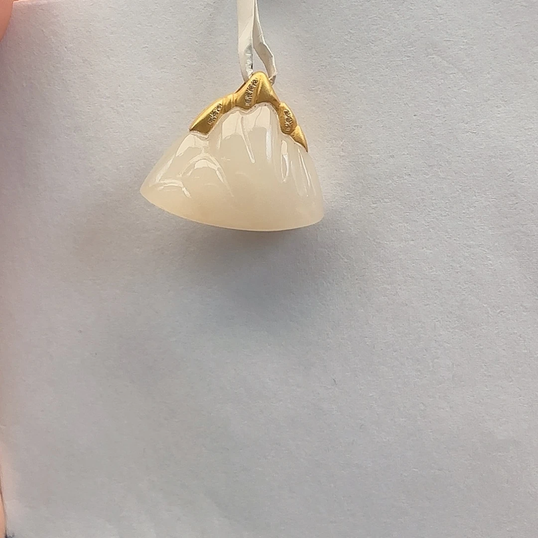 和田玉18K金镶嵌颈饰藕粉 日照金山