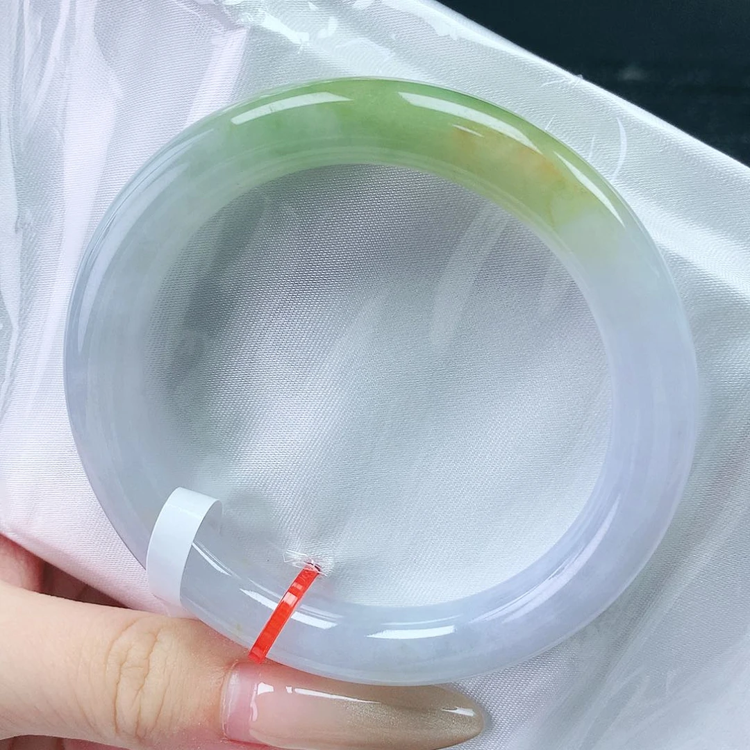 翡翠手镯未镶嵌56圈