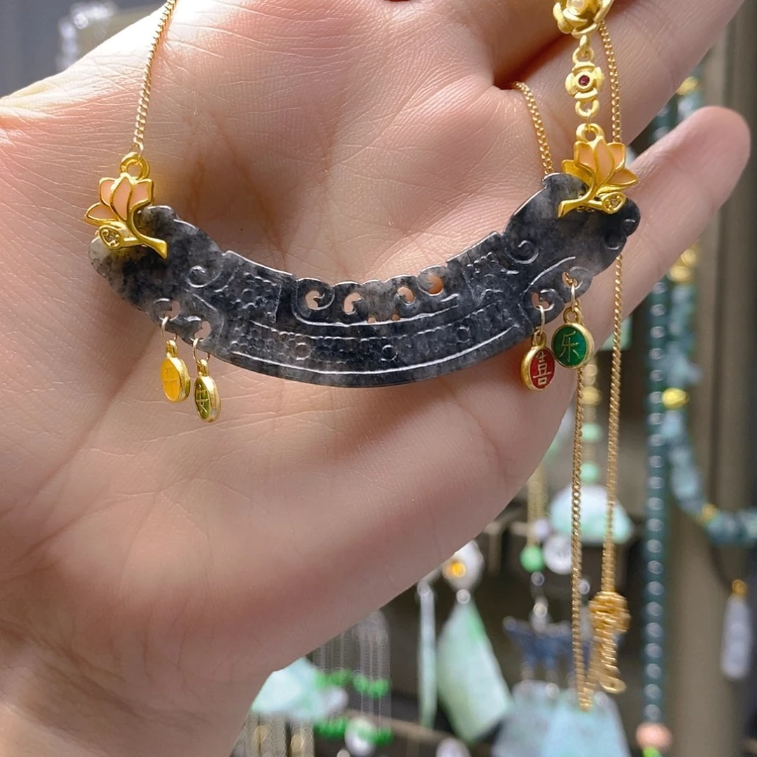 未镶嵌翡翠耳饰翡翠