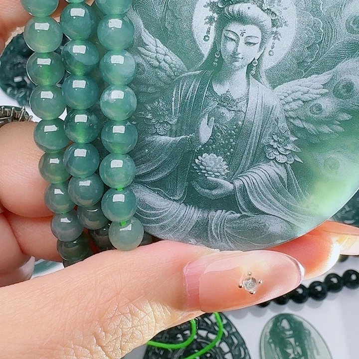 翡翠未镶嵌颈饰多样性发其一
