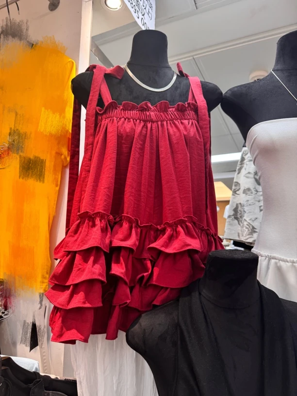 【很好穿】木耳边显吊带背心上衣