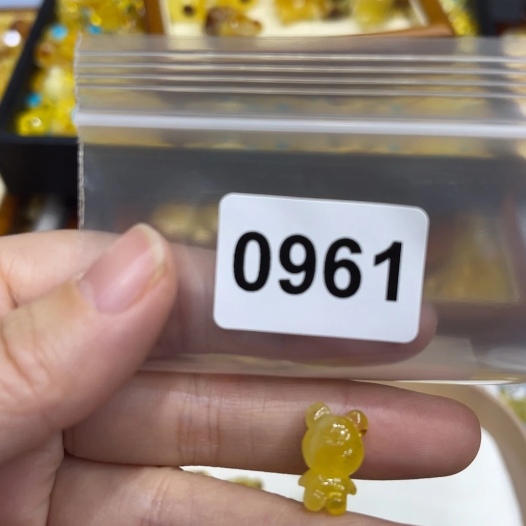 琥珀珠宝奇石未镶嵌