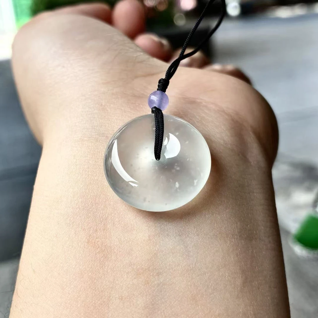 天然a货缅甸翡翠自然光20.7/6.9玻璃种木那平安扣吊坠,种好起光