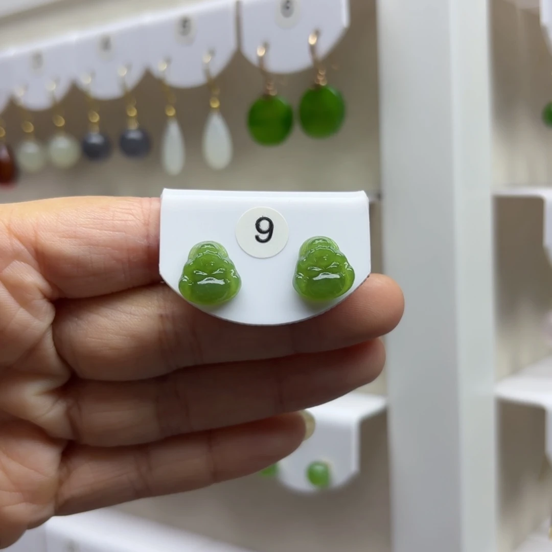 18K金镶嵌和田玉耳饰