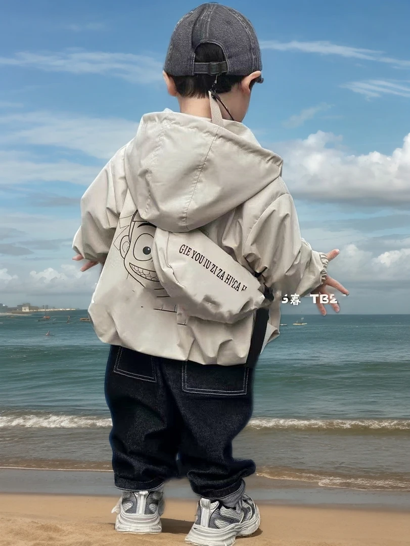 哪吒光标（2-6岁）酷帅幼儿园小童春夏休闲防风空调服送包包