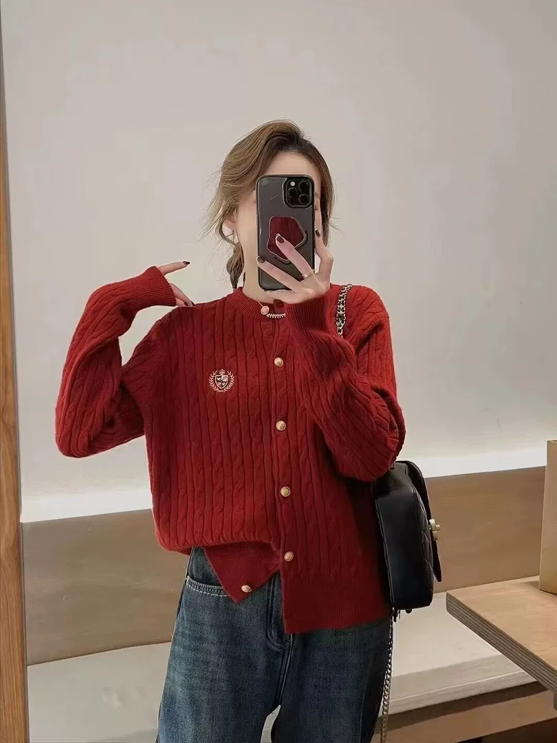 圣诞过年红色洋气皇冠刺绣毛衣麻花针织复古百搭开衫外套女D1631