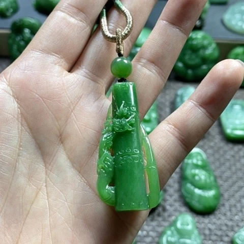 【闪购商品】颈饰未镶嵌和田玉
