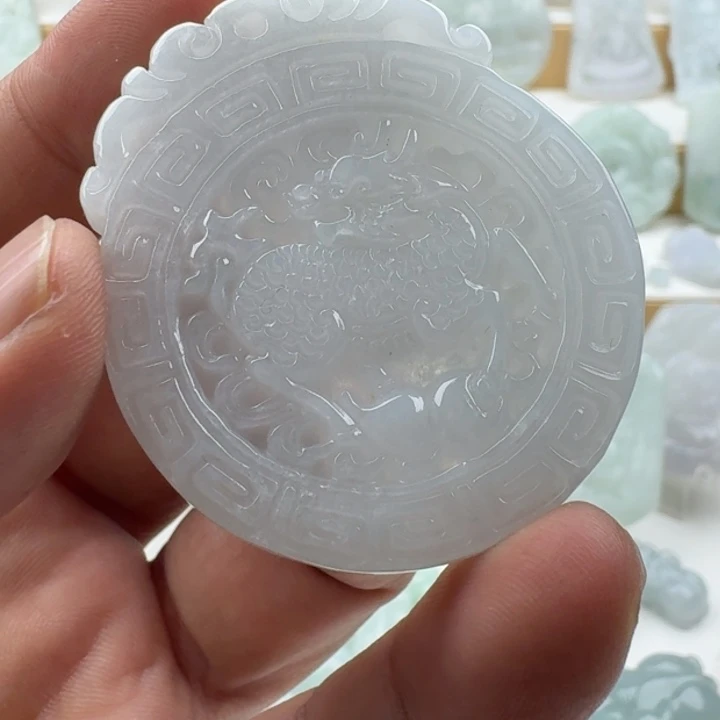 翡翠未镶嵌颈饰天然缅甸A货翡翠