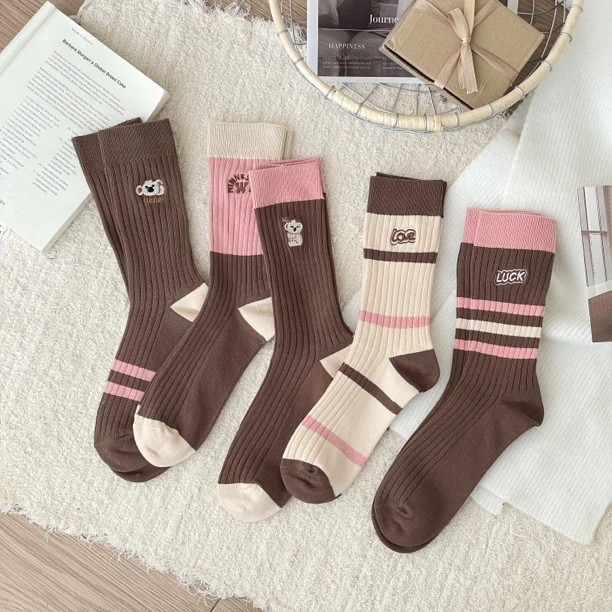 【玫瑰粉棕考拉】甜美且酷设计师新款秋冬双针重工定制女袜中高筒
