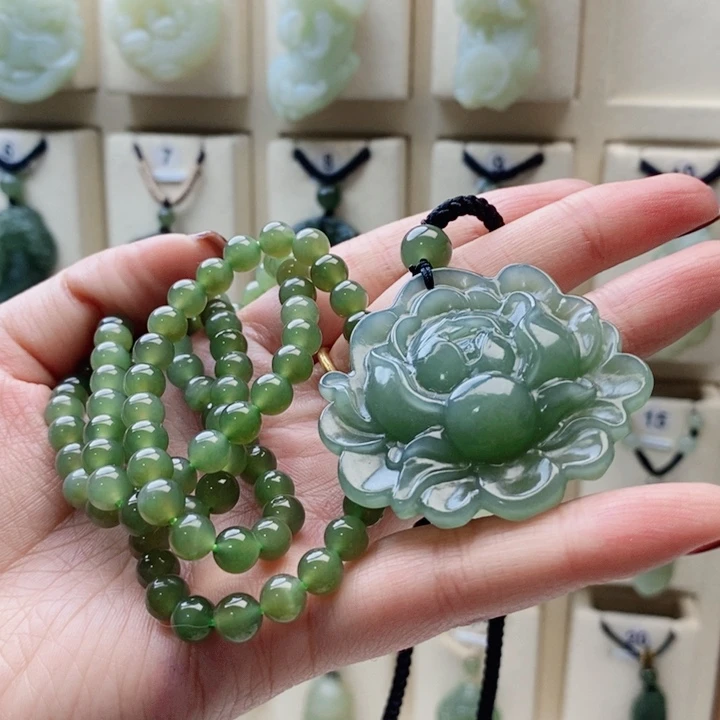 有***好和田玉未镶嵌颈饰