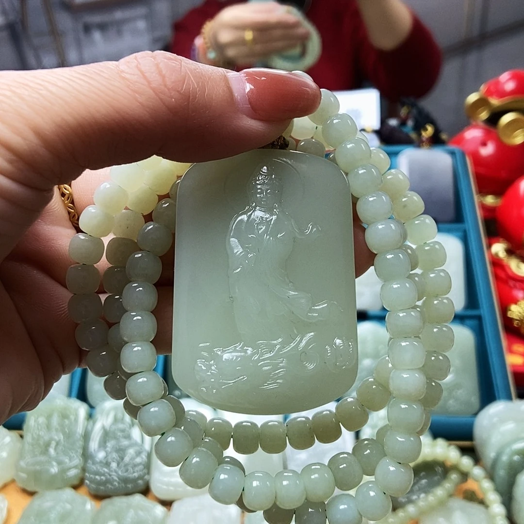 和田玉颈饰未镶嵌海**面