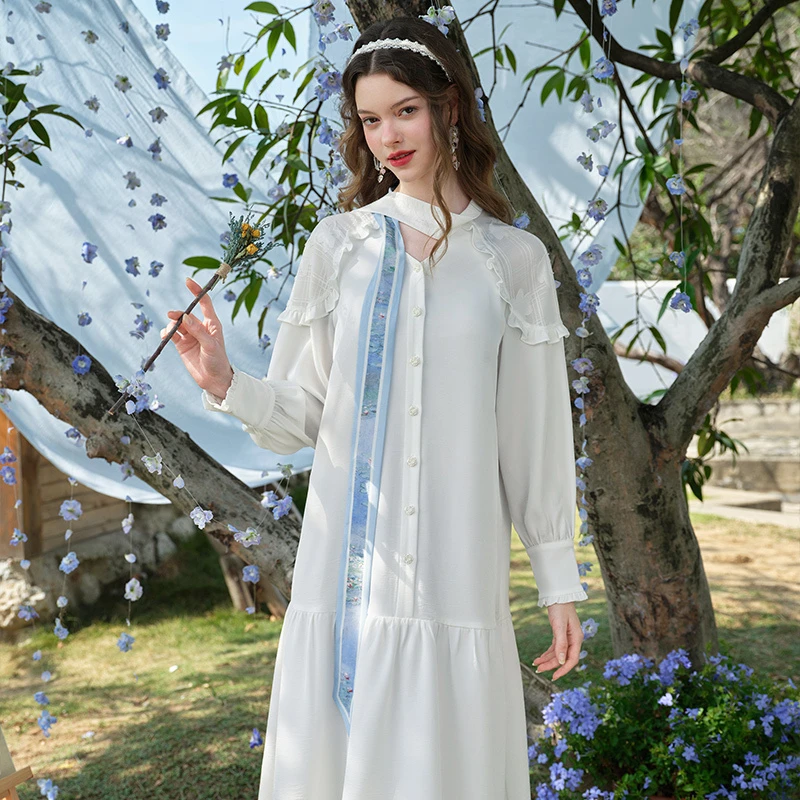 两三事风铃絮语2025春季新款小清新印花绑带领镂空提花拼接连衣裙