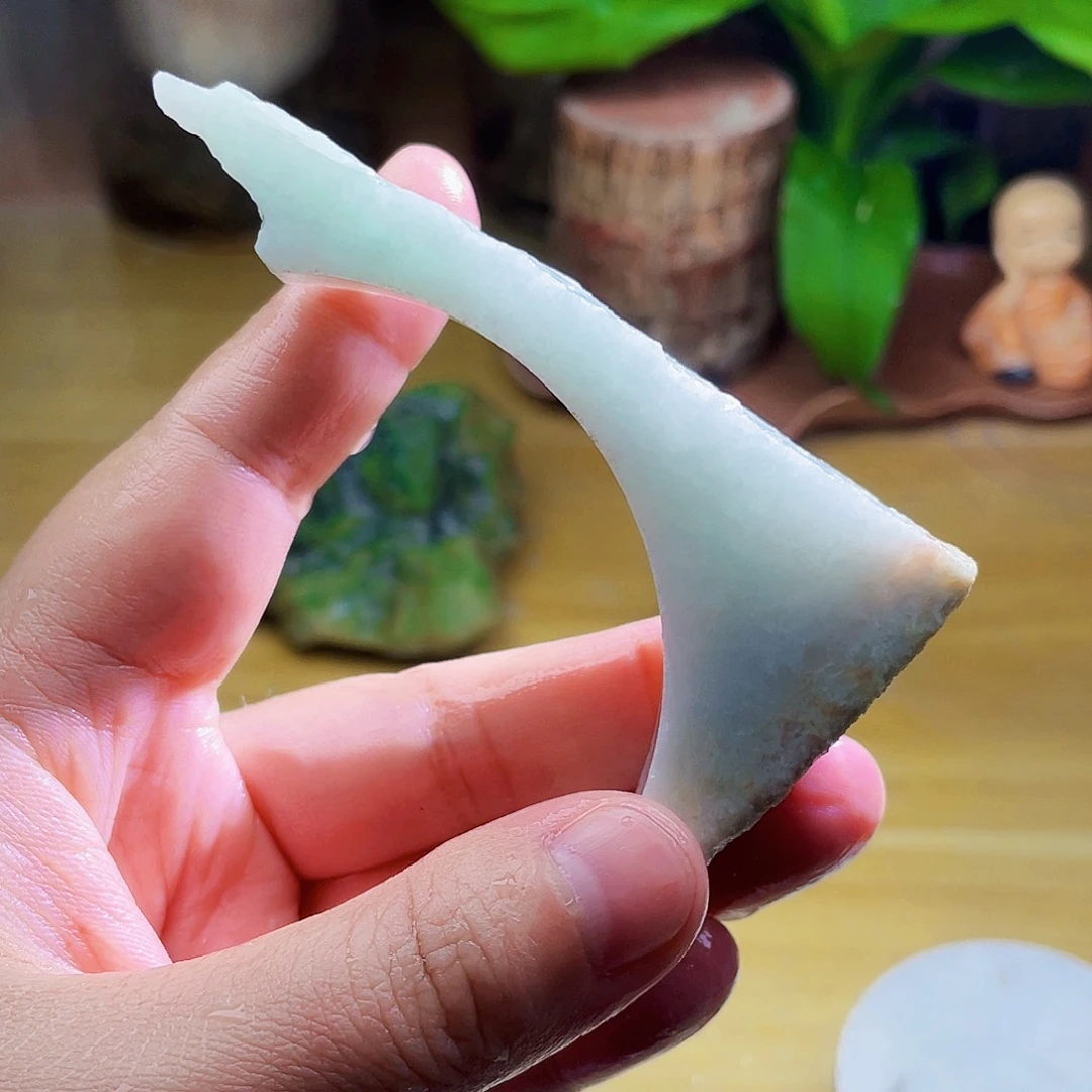 翡翠未镶嵌颈饰毛料11