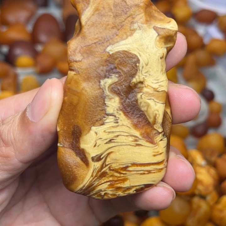 琥珀未镶嵌裸石天然蜜蜡吊坠