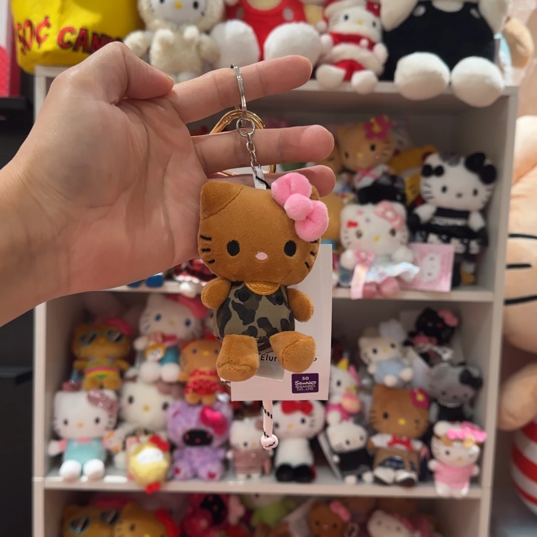 毛绒黑皮迷彩kt挂件ll