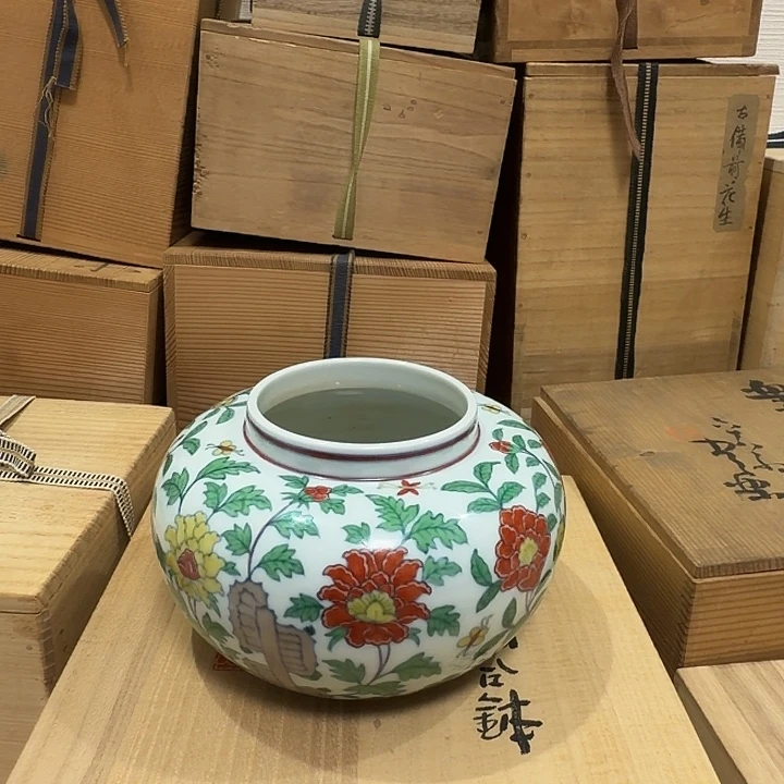 摆件陶斗彩罐花卉