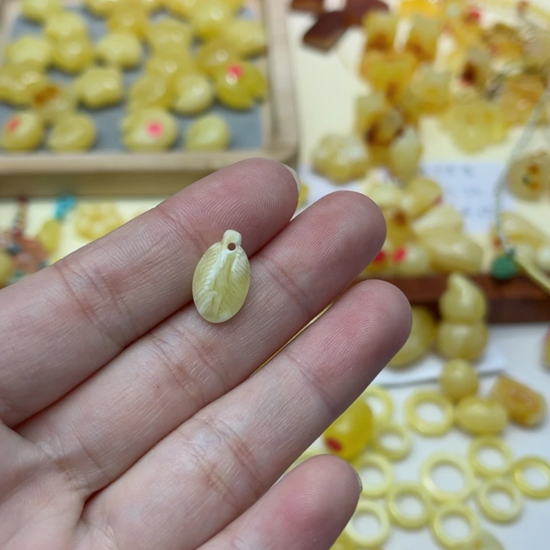 【闪购商品】蜜蜡裸石未镶嵌@*哥配饰