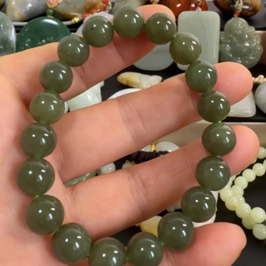 和田玉（糖玉）未镶嵌颈饰