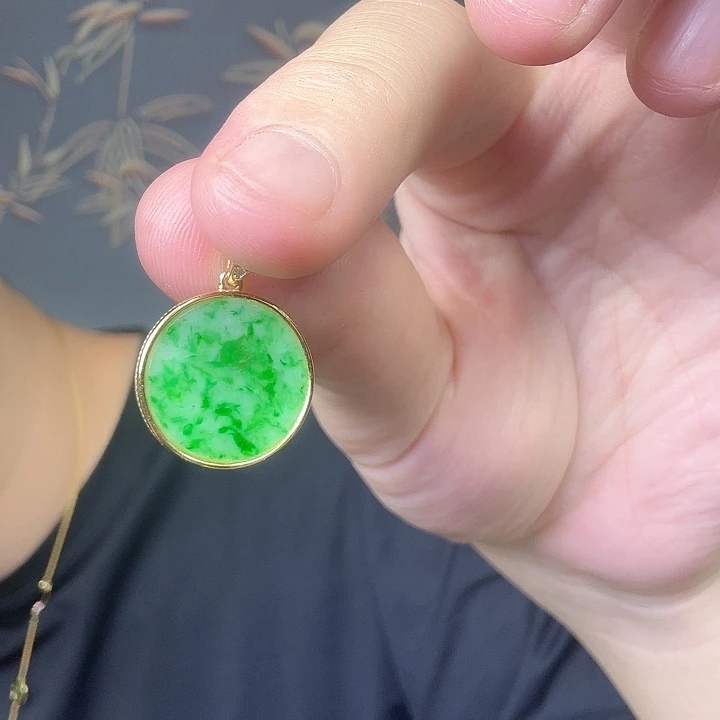 翡翠银S925镶嵌颈饰好**绵