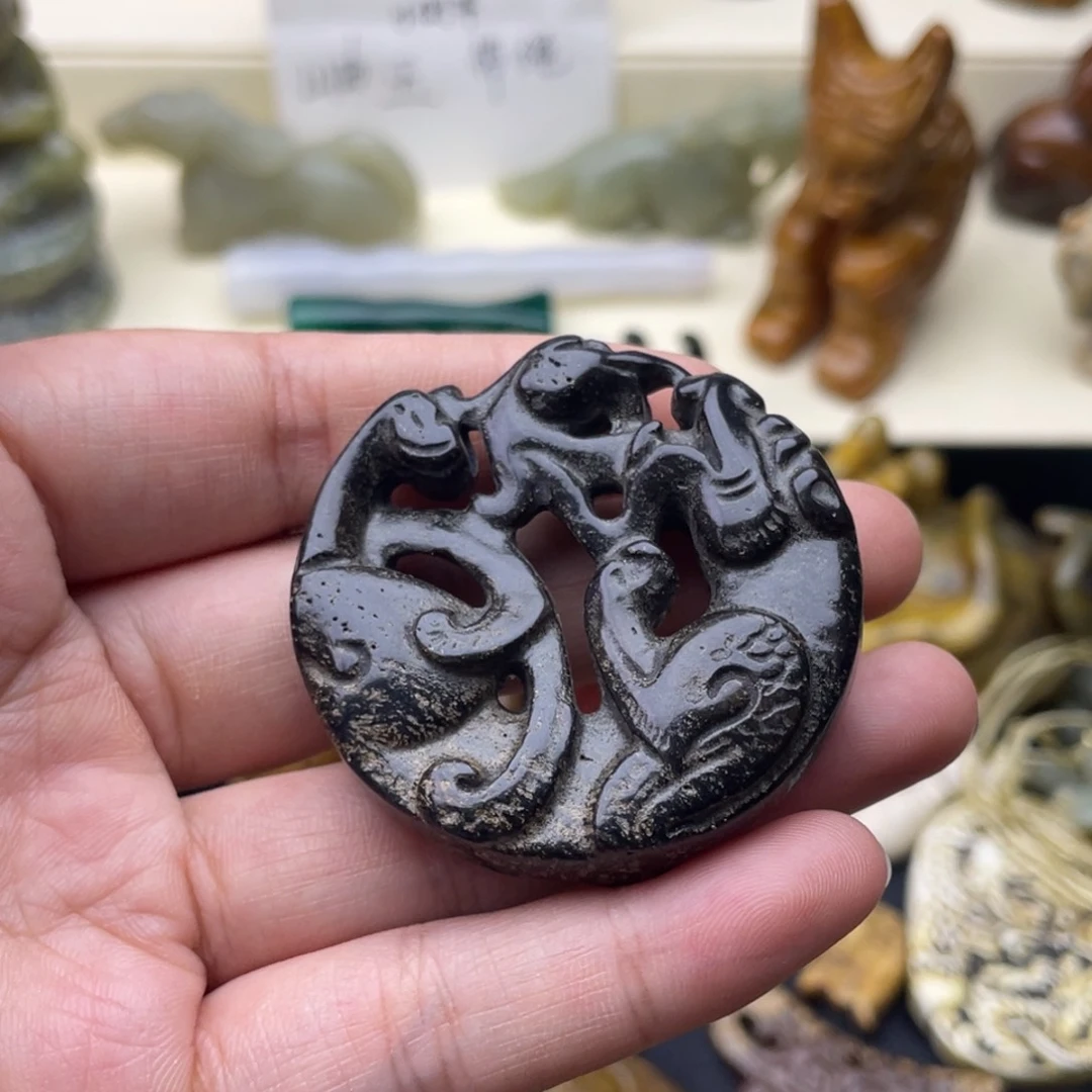 蛇纹石玉未镶嵌颈饰