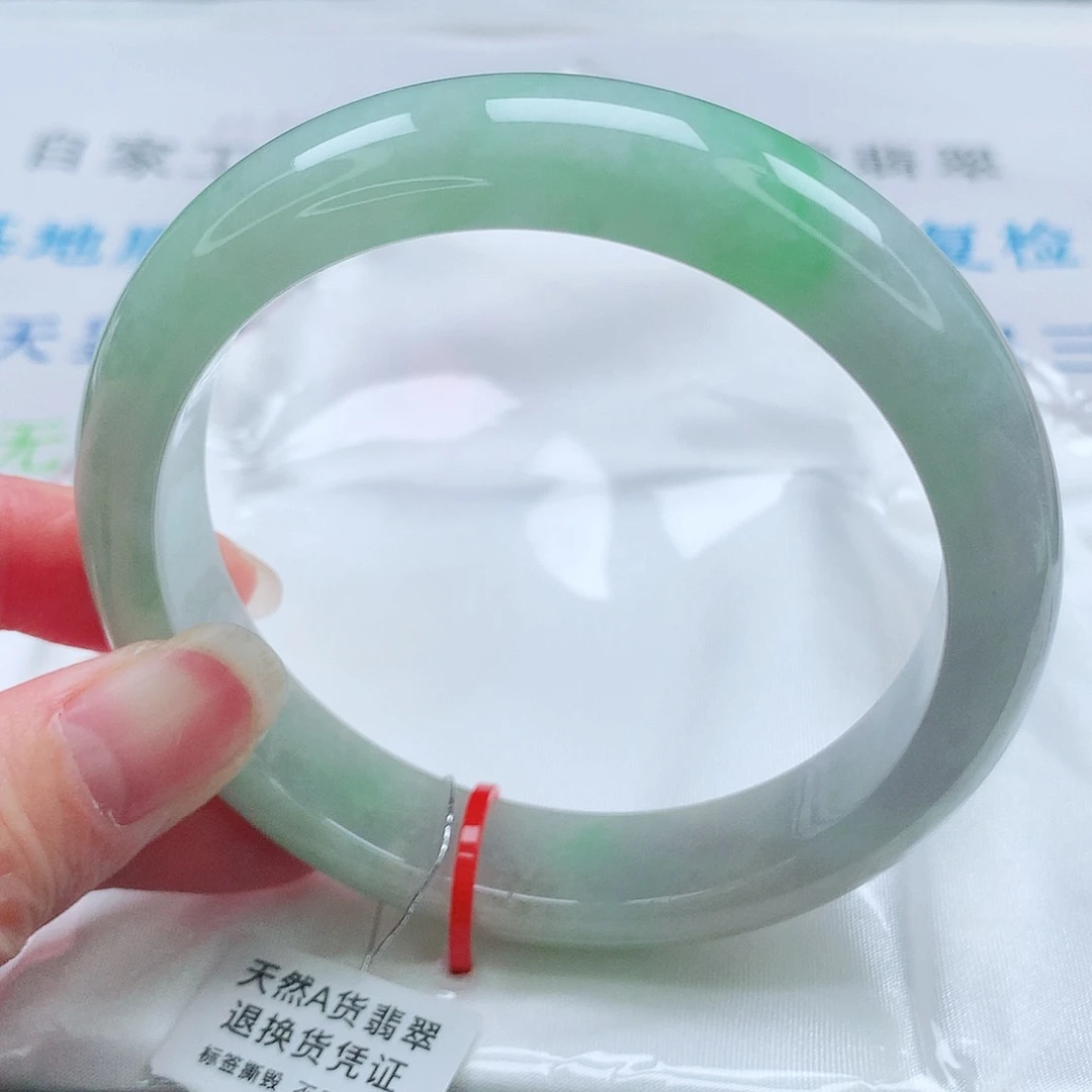 翡翠手镯未镶嵌61圈