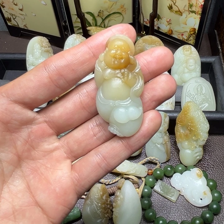和田玉未镶嵌颈饰