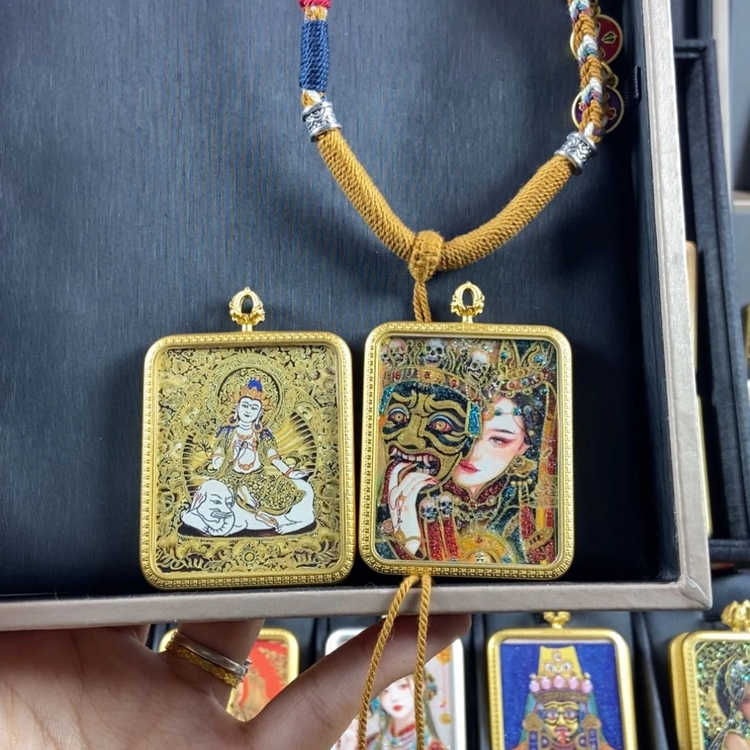 吊坠美丽的唐卡漂亮结缘