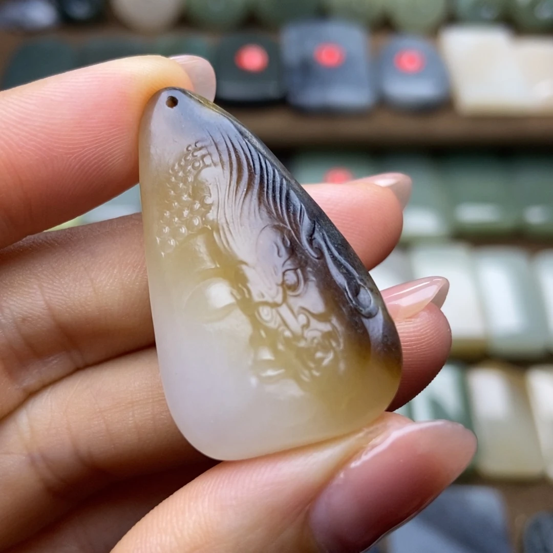 和田玉未镶嵌颈饰