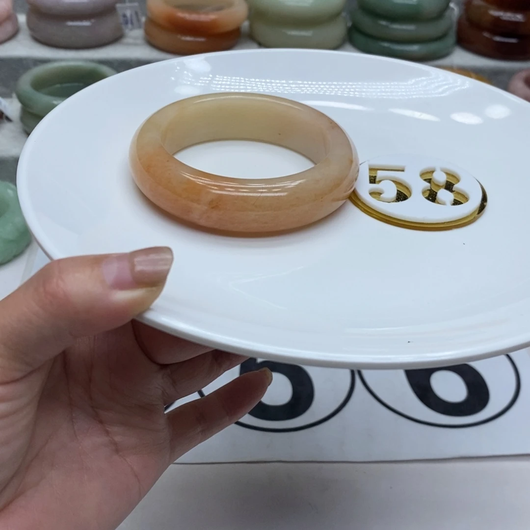 石英质玉未镶嵌手镯