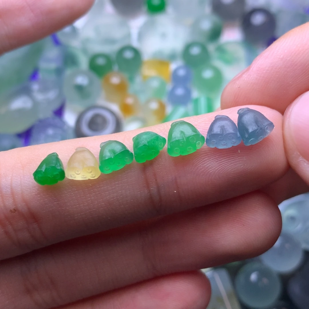 定制翡翠未镶嵌挂件