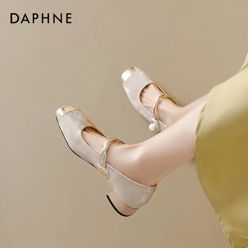 达芙妮法式单鞋女2025新款秋冬新中式复古粗跟浅口玛丽珍小皮鞋爆