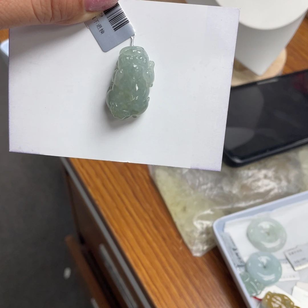 翡翠颈饰未镶嵌貔貅