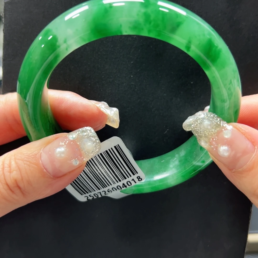 ****石英质玉未镶嵌手镯