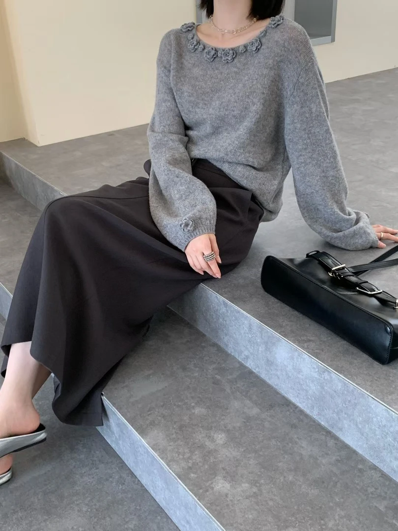 2025秋季韩版小众设计立体花朵羊毛长袖针织衫女5660