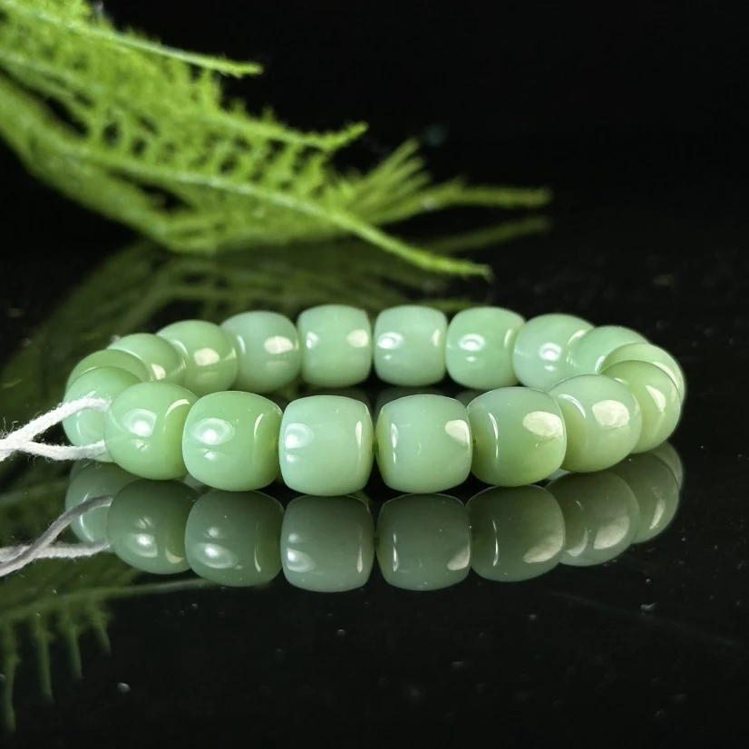 WZ040882 和田玉粉青手串