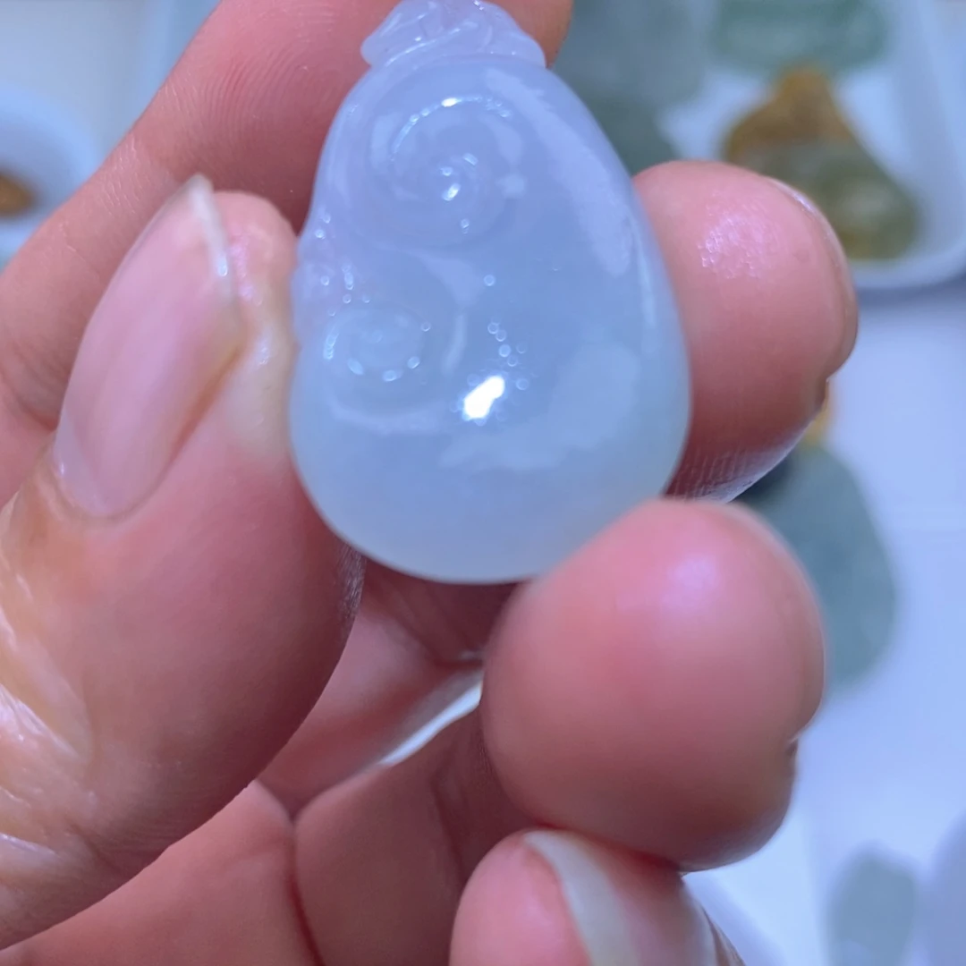 定制翡翠未镶嵌如意