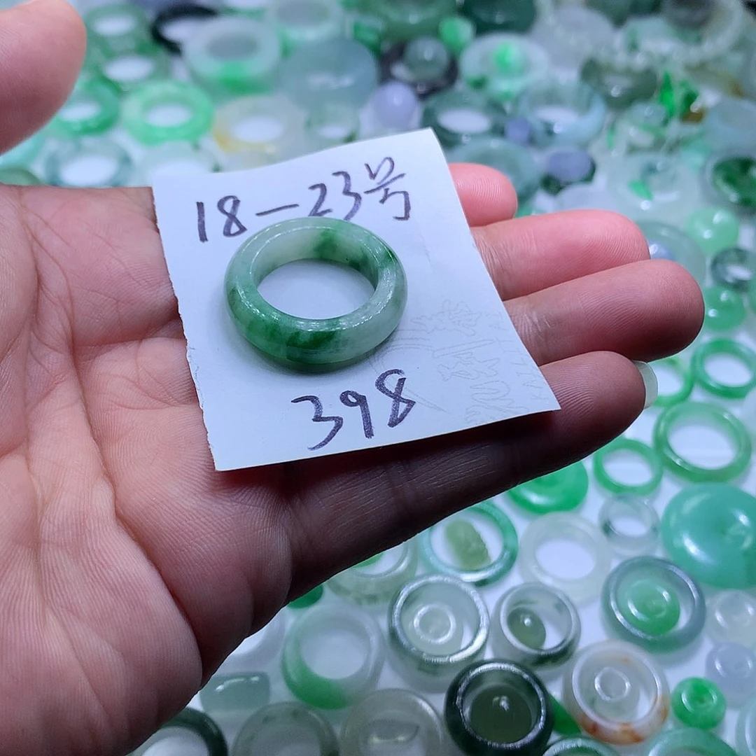 未镶嵌定制翡翠翡翠