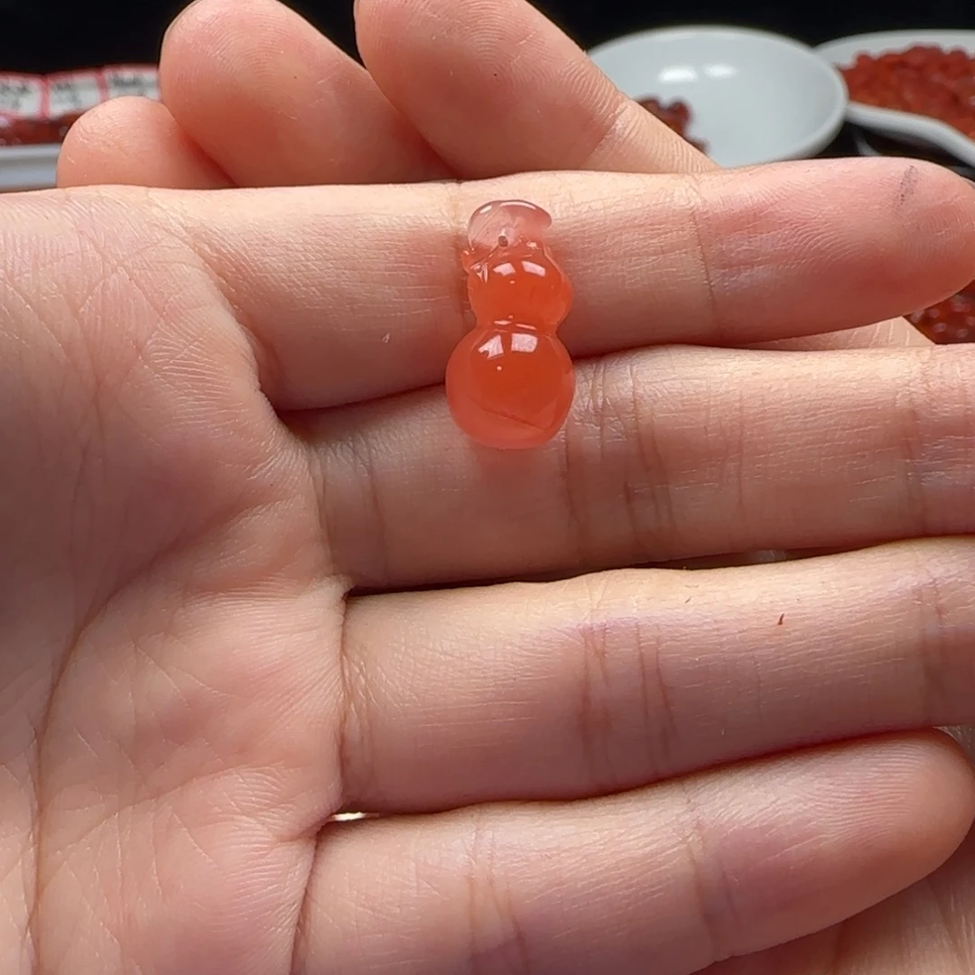 南红玛瑙未镶嵌挂件