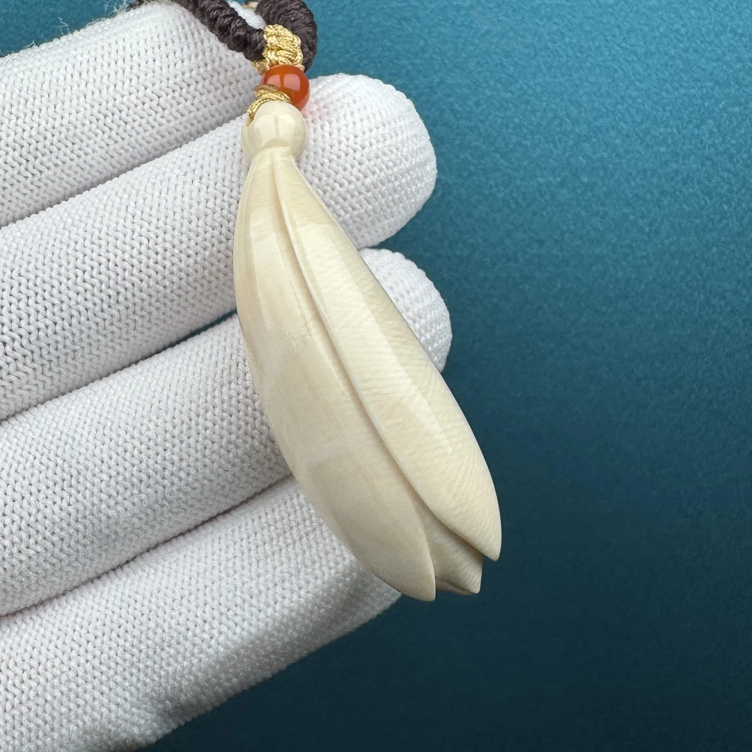 D8228天然猛犸牙 雕刻玉兰花17.2*50mm支持鉴定 假一罚四