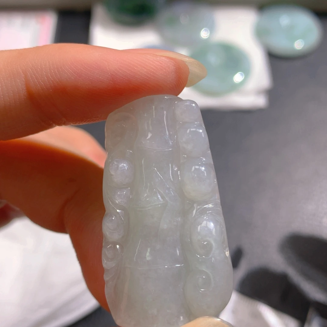 翡翠9K金镶嵌颈饰翡翠