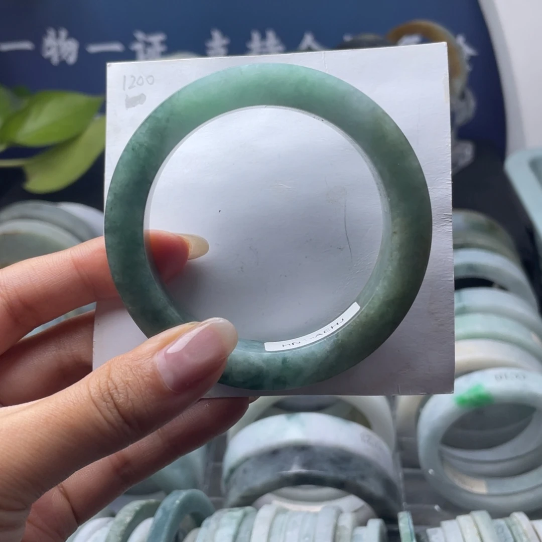 心***姐定制翡翠未镶嵌翡翠手镯