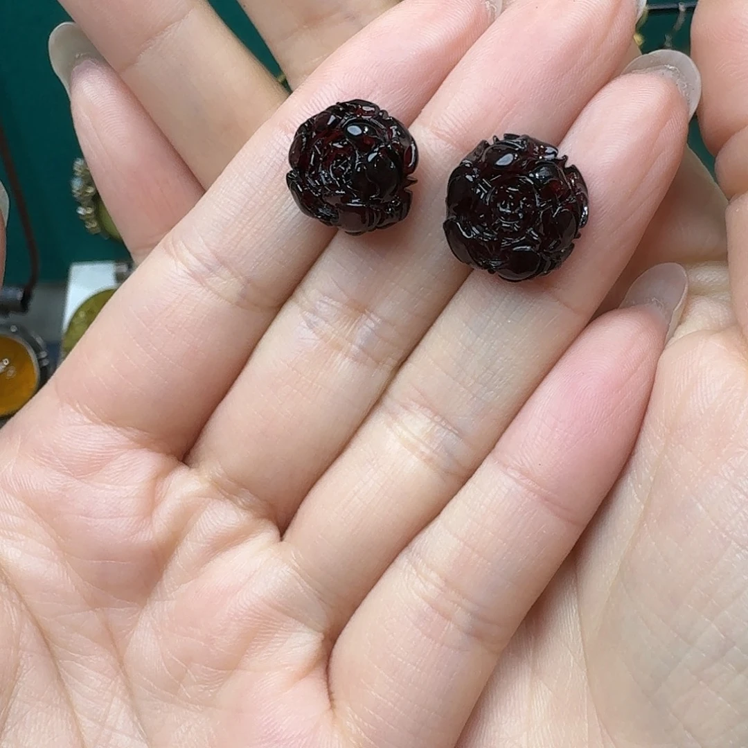 未镶嵌颈饰琥珀耳钉