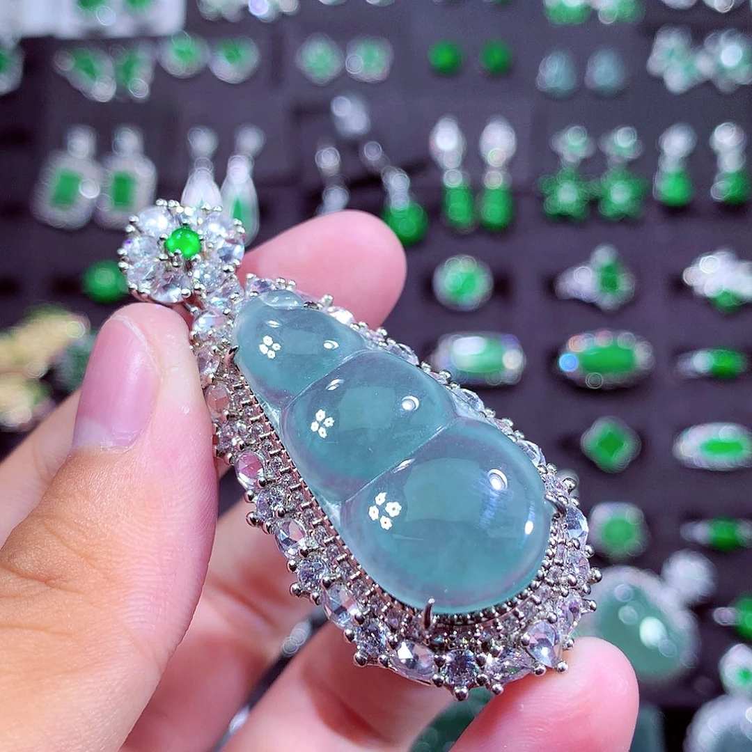 颈饰未镶嵌翡翠天然